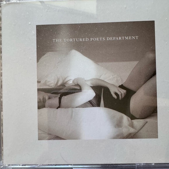 Taylor Swift The Tortured Poets Department Collectors Edition Deluxe CD Set - Picture 3 of 6
